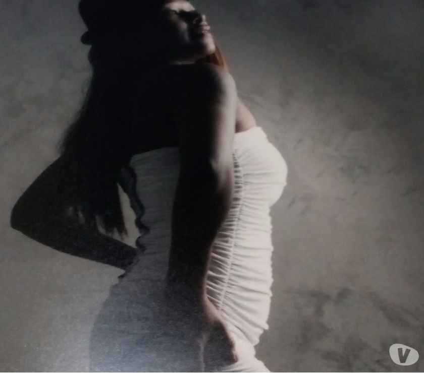 Belle beauté fait des massages hallucinants